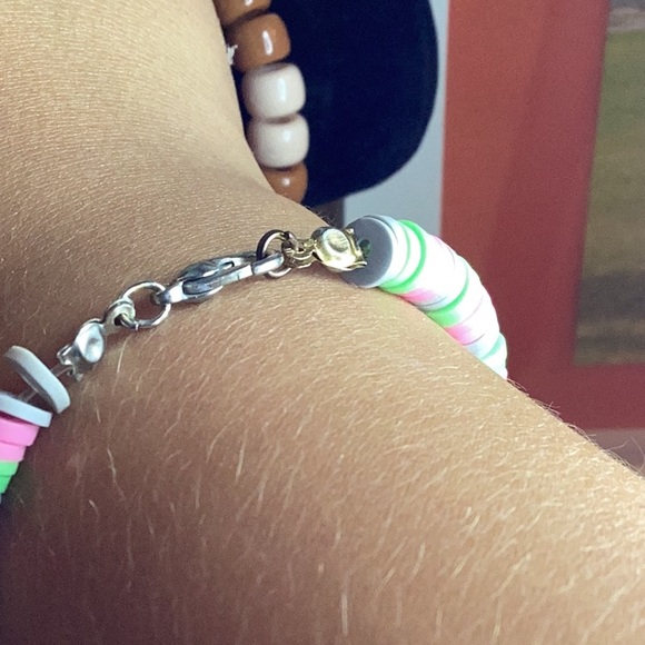 Kiwie Gray green pink bracelet - Picture 3 of 3